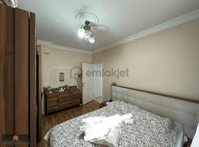 Bayrampaşa Altıntepsi Mah. 2+1 95m2 Satılık Temiz Daire 4