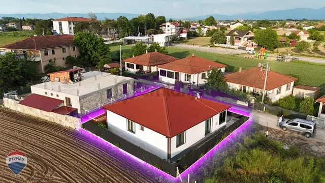 Remax Mavi'den Adapazarı'na 10 Dk, 351 M²arsada 3+1, Müstakil Ev 1