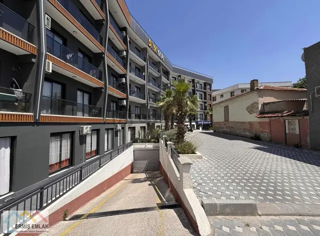 Buca'nın En Prestijli Binası Eşyalı Kiralık 1+1 Daire 2