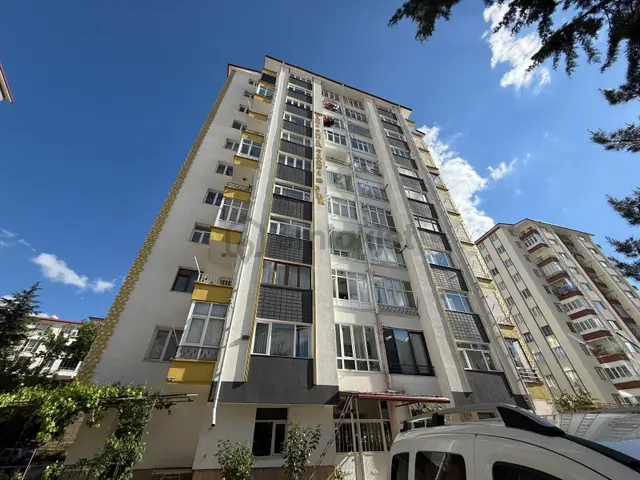 Merkezde 3+1 Asansörlü Satılık Daire --- Burcu Emlaktan