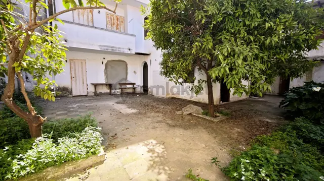 Kuşadası Kaleiçi Kiralık 7 Odalı Bahçeli Bina 1