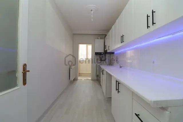 Akif'ten Ayyıldız'da Site İçi 3+1 Pazara Okula Yakın Kiralık Daire 2