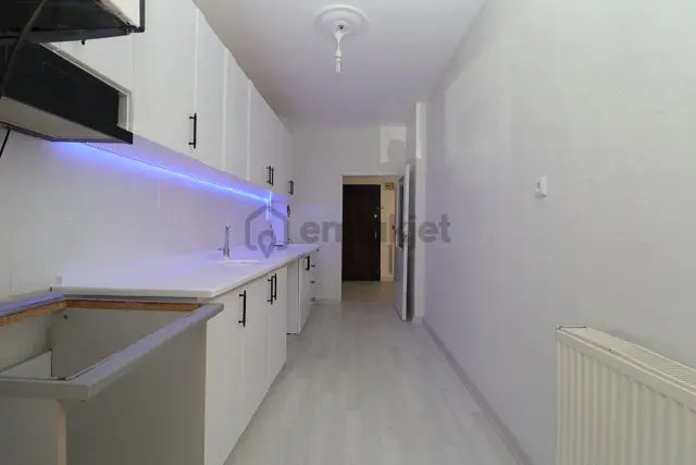 Akif'ten Ayyıldız'da Site İçi 3+1 Pazara Okula Yakın Kiralık Daire 4
