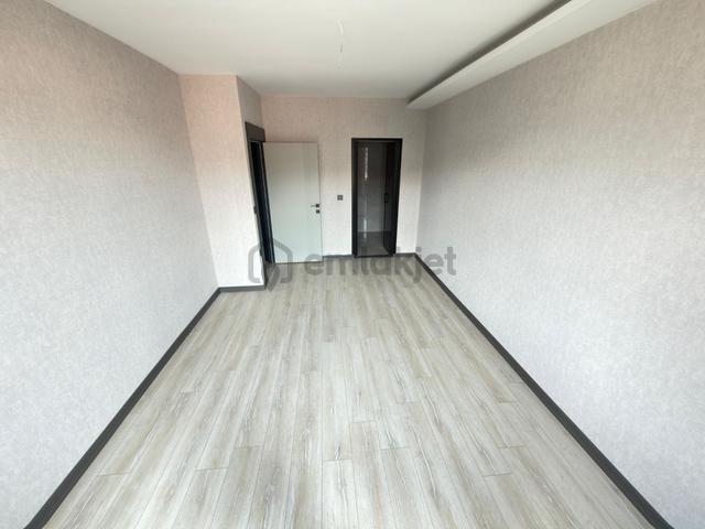 Özçeliklerden Cadde Yakını Çift Banyo Köşe Başı 140m2 3+1 Dairee 5