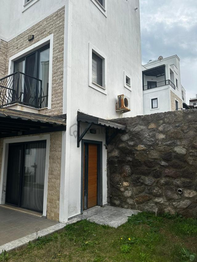 Gündoğan Kızılburun Deniz Manzaralı Bahçe Kullanımlı Ortak Havuzlu Sitede Bakımlı Villa 4