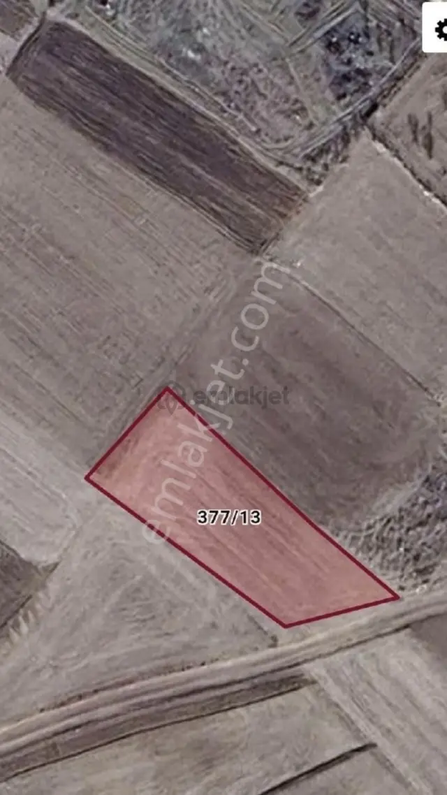 Akören Merkez Hacılarda Satılık 1048 M2 İmar Dibi Tarla 3