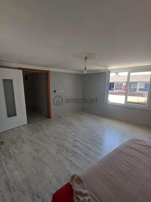 Saadetdere Mahallesinde Kiralık 1+1 Çatı Katı Daire 3