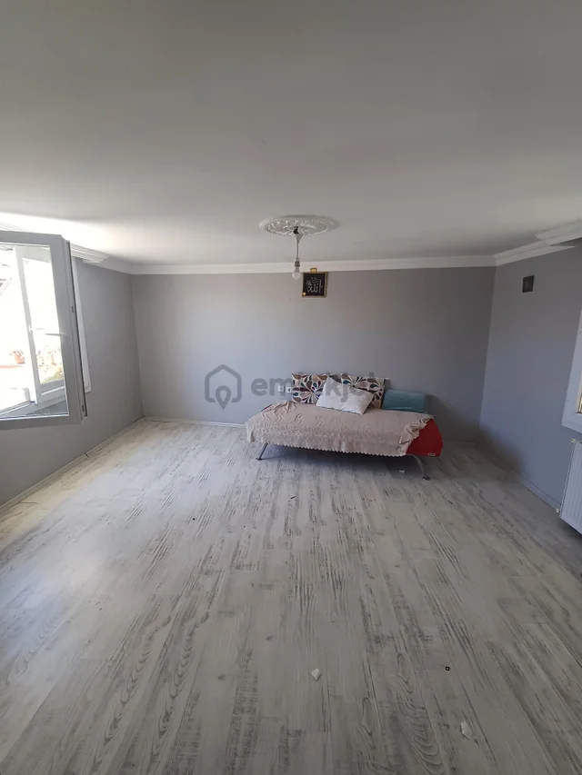 Saadetdere Mahallesinde Kiralık 1+1 Çatı Katı Daire