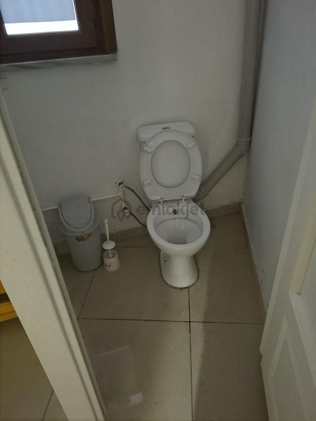 Mahmutbey Caddesine Cepheli Kiralık 40'm2 Ofis 5