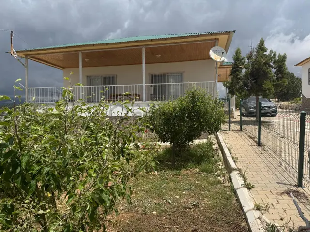 Erdemli Güzeloluk'ta Satılık 3+1 Müstakil Yayla Evi 1