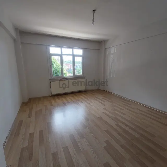 Tarabyaüstü Cumhuriyette Ulaşım Çarşı Yakın 2+1 Giriş Kat Daire 4