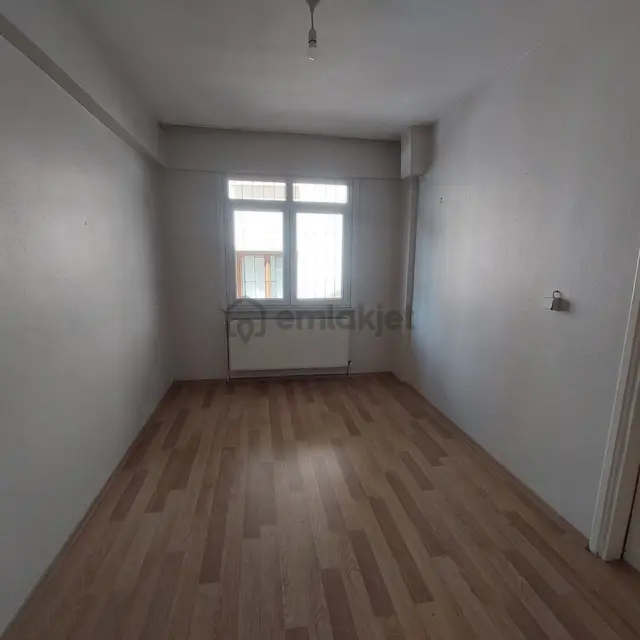 Tarabyaüstü Cumhuriyette Ulaşım Çarşı Yakın 2+1 Giriş Kat Daire 5