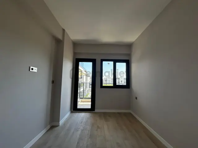 Delux'den Atatürk Mah. Havuzlu Sitede Kiralık 1+1 4
