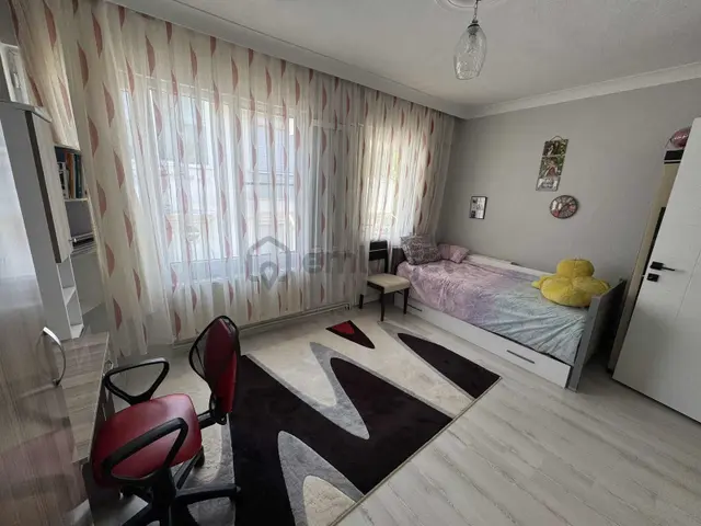 Bahçelievler Mah. Ali Rıza Okulu Mevkii 100 M² 2+1 Kapalı Mutfak 3