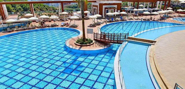 Alanya Mahmutlar'da Hem Deniz Hem Havuz Manzaralı 2+1 Satılık Muhteşem Resıdence 5