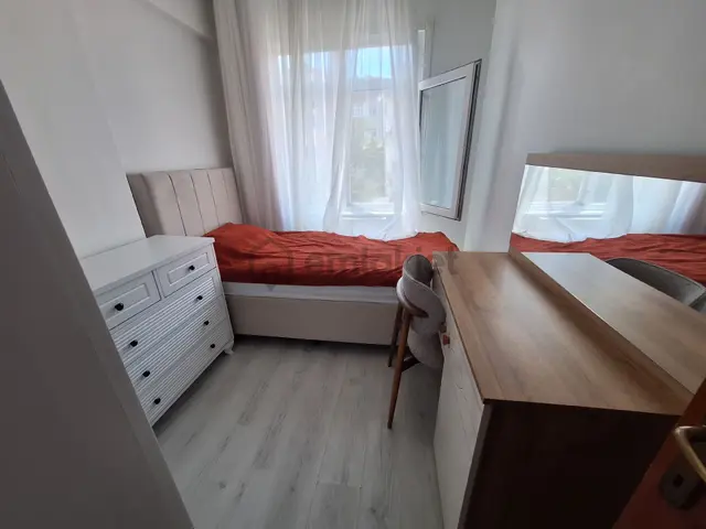 Pendik Çamçeşme Mahallesin'de Satılık 3+1 Daire Merkez'de Asansörlü 4