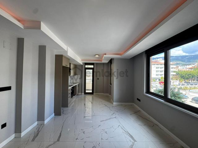 Alanya Oba Gölde 1+1 Denize 250 Metre Muhteşem Lokasyon Satılık Daire 4