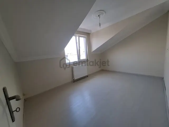 Derince Esentepe'de 2+1 Kiralık Çatı Dubleks! 5