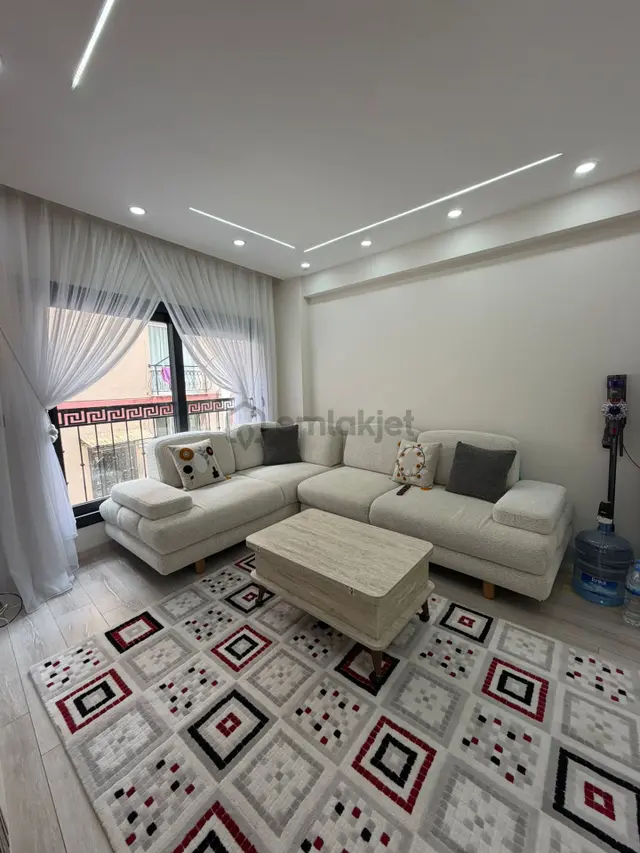 Acill Konak Altıntaş Mah.de Üçyol Meydan Yakını 1+1 50m2 Dgazlı Arakat Asansörlü Satılık Daire 2
