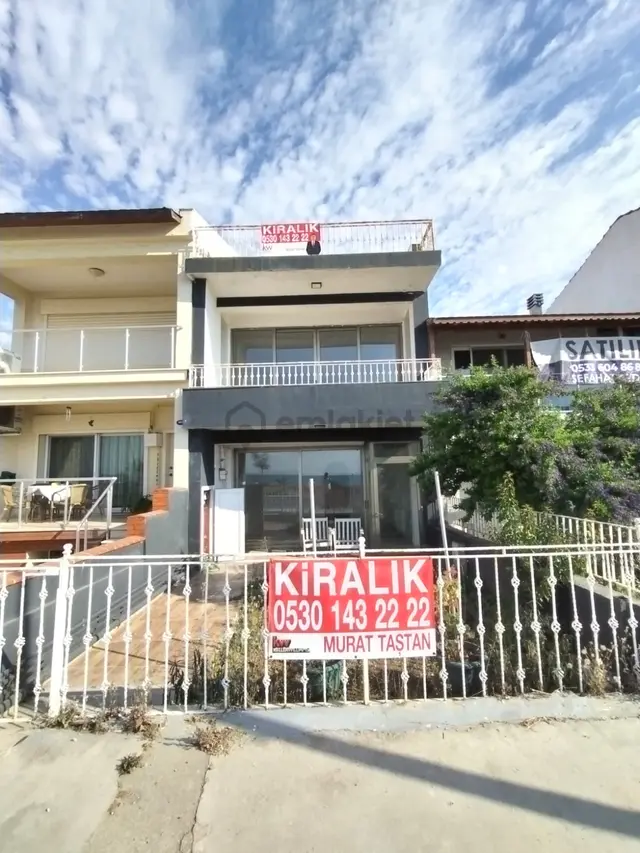 Leb-i Derya Konumda, Cadde Üzerinde , Bahçeli , 3+1 2