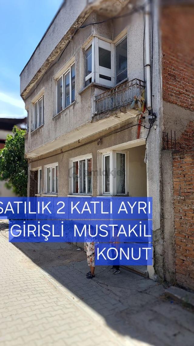 Öztarlacıdan Satılık 2 Daireli Bina Bahçeli Takaslı 1