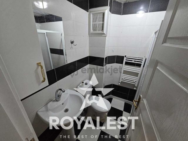Royalestten Memur Binasında Kiracılı Diş Fakültesi Karşısı Nezih 5