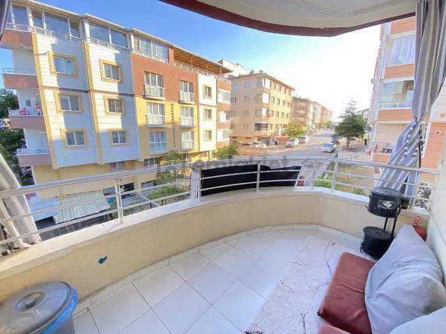 Süvaride Katta Tek Daire Tüm Cepheleri Açık Masrafsız 3+1 Daire 3