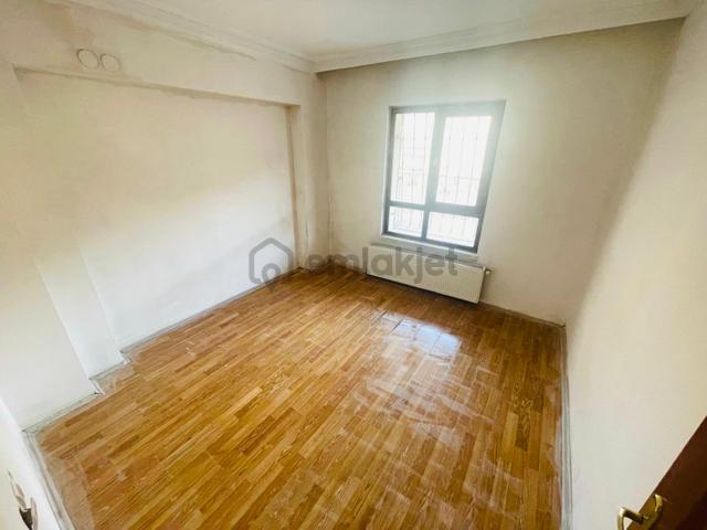 (1244) Keçiören Şekerci Sokakta Bahçe Katı Satılık 3+1 Daire 4