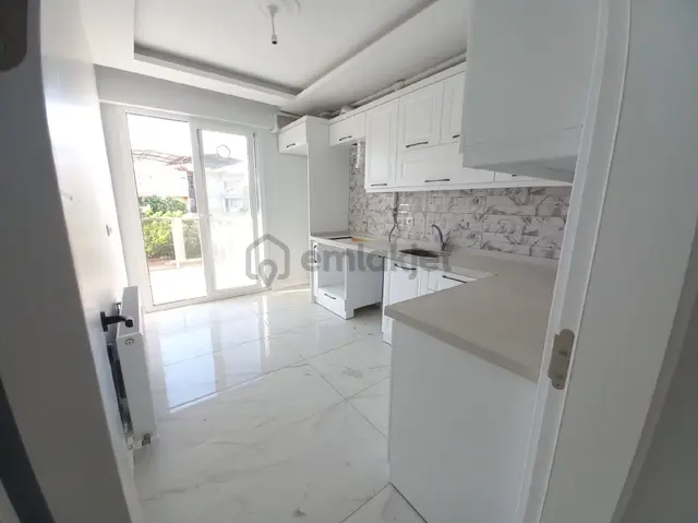 Bergama Fatih Mah Doğalgazlı Kapalı Mutfak Ara Kat 3+1 Daire Satılık 1