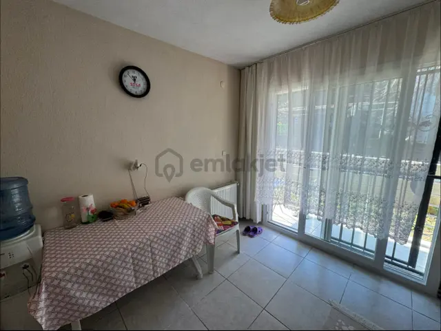 Kuşadası Güzelçamlı'da Bahçe Katı Denize Yakın 2+1 Bahçeli 3