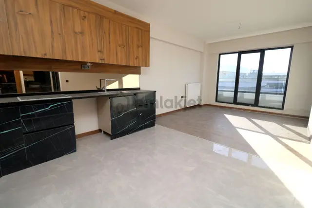 Saraycık'ta Site İçi Sıfır, Manzaralı Asansörlü 1+1 Kiralık Daire/home Ofis 2