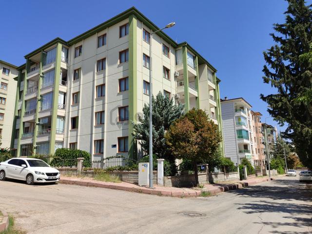 Cumhuriyet Mah Emniyet Altı Kiralık 4+1 Ara Kat Daire 4