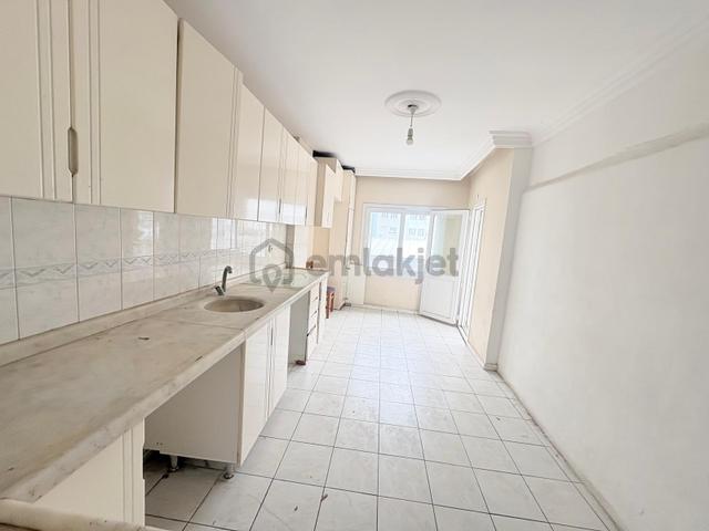 Prestij'den Hamidiye'de Askerlik Şubesi Civarı Temiz 3+1 Daire 4