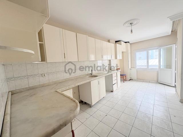 Prestij'den Hamidiye'de Askerlik Şubesi Civarı Temiz 3+1 Daire 2