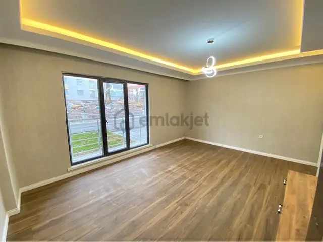 Beylikdüzü Osb Mh.metrobüse Yakın Lüx Tasarımlı Düz Giriş Daire 3