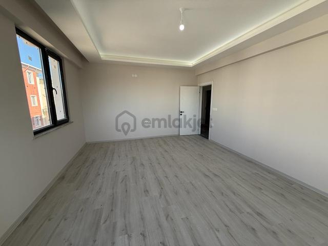 Delux'den Çınarlı Mh. Hükümet Cd'nde Satılık Lux 3+1 Daire 5