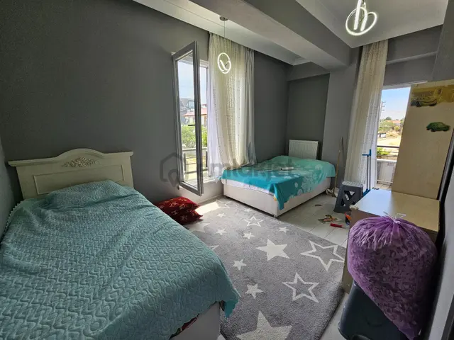 Deniz'den 3+1 Geniş Bahçeli, Kombi Petekli Denize Yakın Villa 3