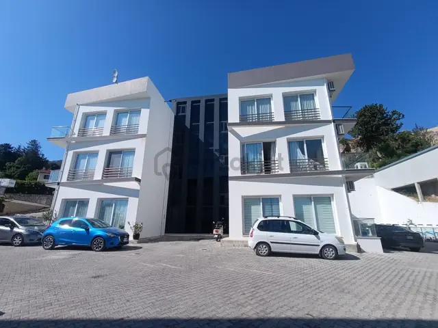 Girne Lapta'ta Satılık Modern 2+1 Daire - Ortak Havuz Keyfi! 1