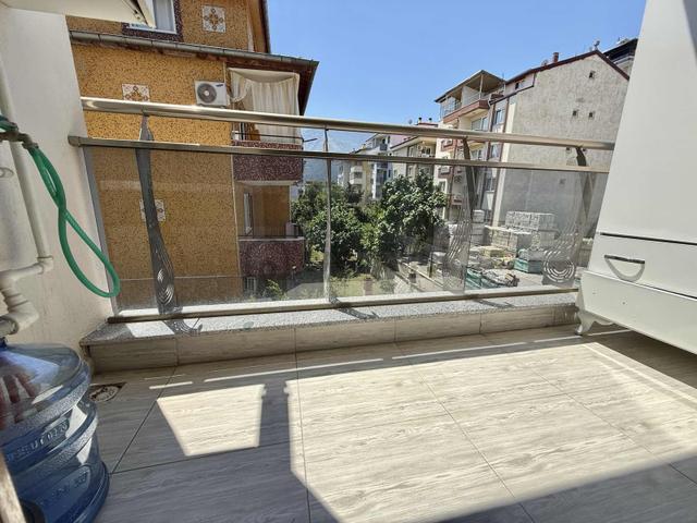 Asmalıevler'de Arakat Balkonlu Apart 4