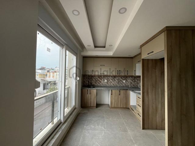 Tramva'a Adım Mesafede Katta Geniş Ve Ferah 2+1 100 M2 Satılık 4