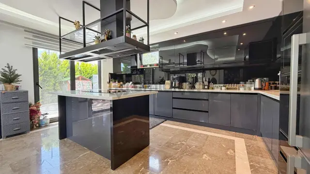 1162 M² Arsa | 550 M² 7+2 Loft Mimari | Isıtmalı Havuzlu Villa 5