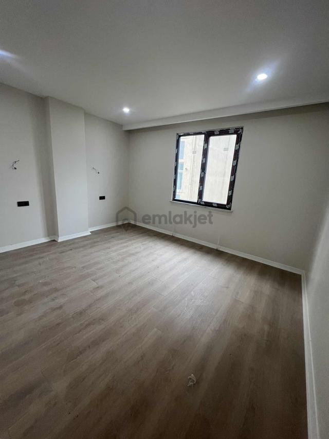Taşoluk Caddesine Yakın 2+1 Sıfır Kullanışlı Ara Kat 5