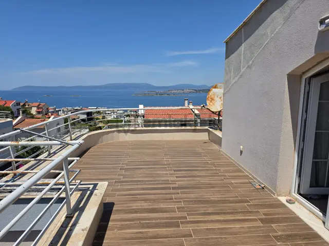 Seferihisar Akarca'da Deniz Manzaralı, Havuzlu 4+1 Villa 2