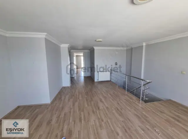 Murat Bey Mah. Merkezde, İzban Ve Eshot'a Yakın, 200 M² 4+1daire 4