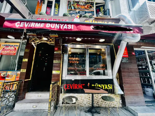Üsküdar'ın En İşlek Noktalarından Birinde Devren Kiralık İş Yeri!