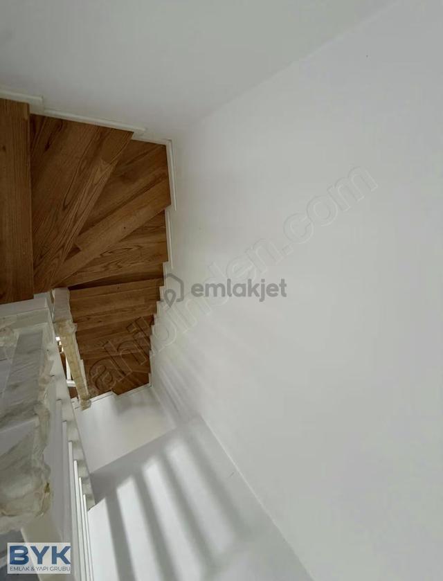 Byk' Dan! Merkezi Konumda! Kiralık İkiz Villalar! 3