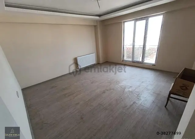 Özlem Den Bandırma İhsaniye Mahallesi Kapalı Pazar Yakın 3+1 Satılık Daire 4