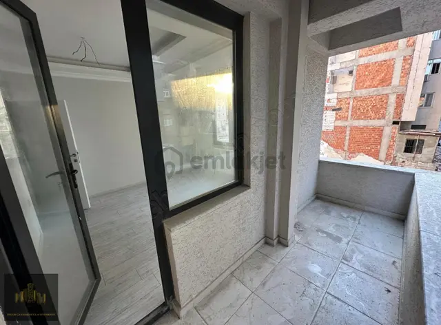 Özgür'den Geniş 3+1 Cadde Üstü Satılık Sıfır Daire 3
