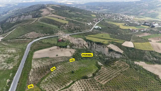 Altınözü Avuttepe De 8.4 Dönüm İmar Hakkı Olan Parsel 1