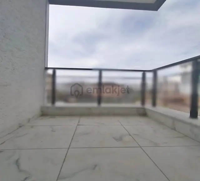 Kod 3290 Alemdağ Mah. Merkeze Yakın Arakat 2+1 Satılık 2